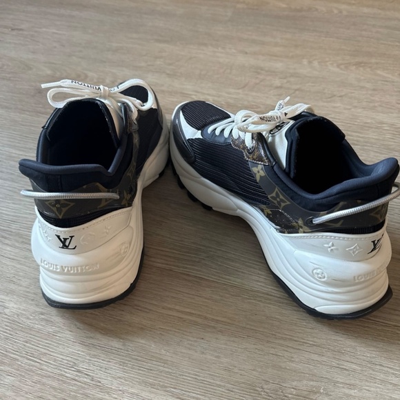 Louis Vuitton Run 55 Sneaker - Picture 3 of 8